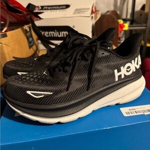 Hoka Clifton 9 Women’s 10D (wide)